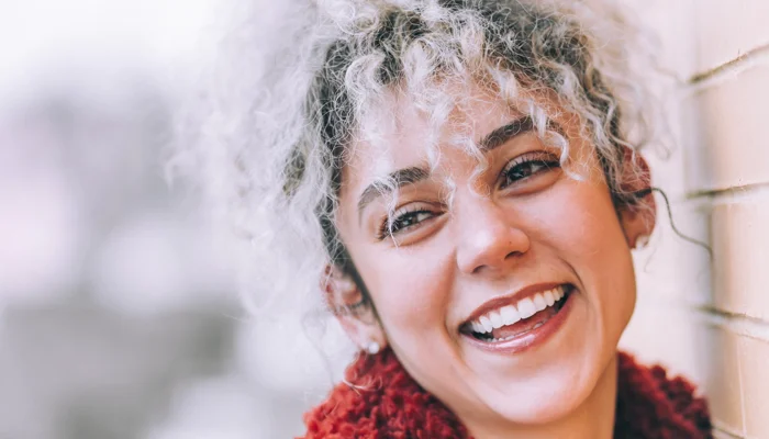 Sonrisa gingival, Dientes blancos con láser, blanqueamiento dental con laser, Elegansse, medicina estética Barcelona, medicina estética Gavá Mar y medicina estética Santander.